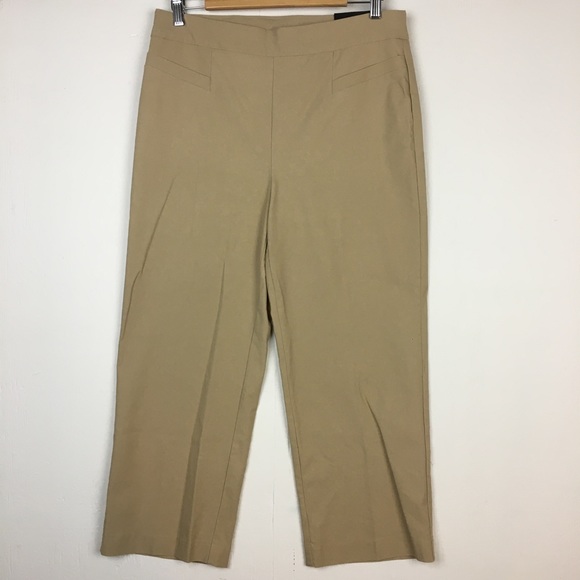 Chico's Pants - Chico’s So Slimming Straight Leg Brigitte Crops